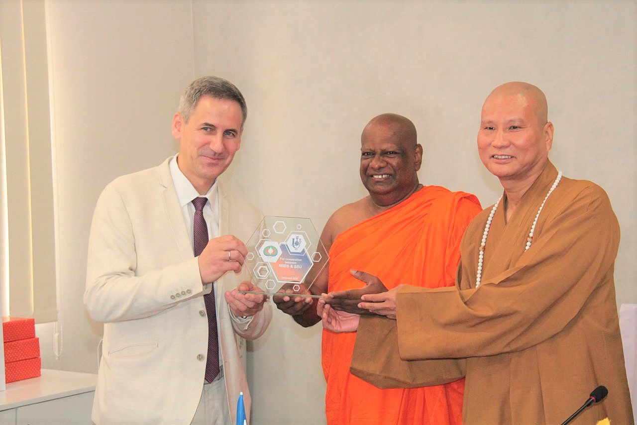 СумДУ підписав угоду про співпрацю з Міжнародним інститутом буддистських вчень Нагананда, Шрі-Ланка